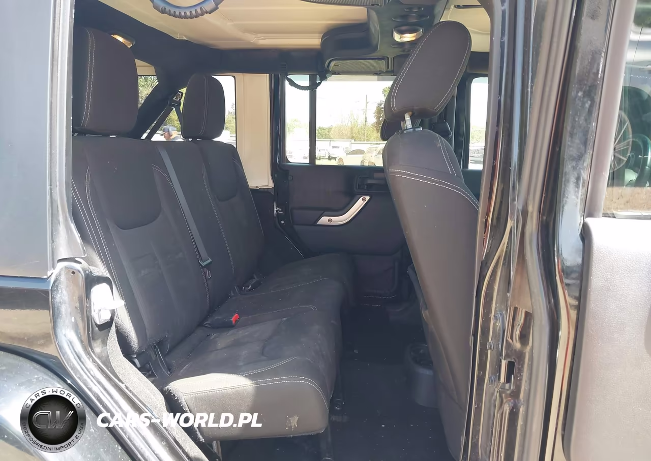 2015 Jeep Wrangler Unlimited Sahara VIN:1C4BJWEG7FL685524 - 8
