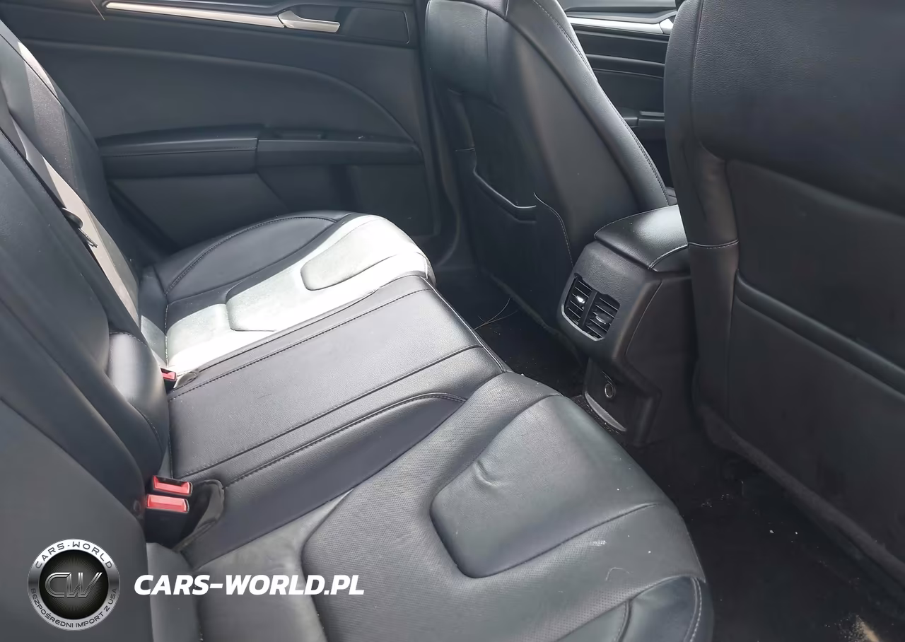 2018 Ford Fusion Titanium VIN:3FA6P0D92JR226241 - 8