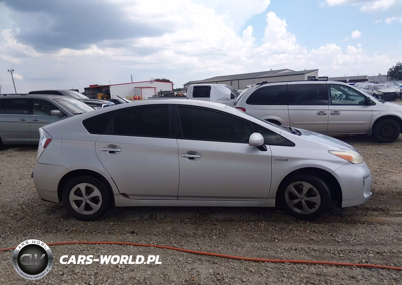 2012 Toyota Prius Two VIN:JTDKN3DU6C5418255 - 13