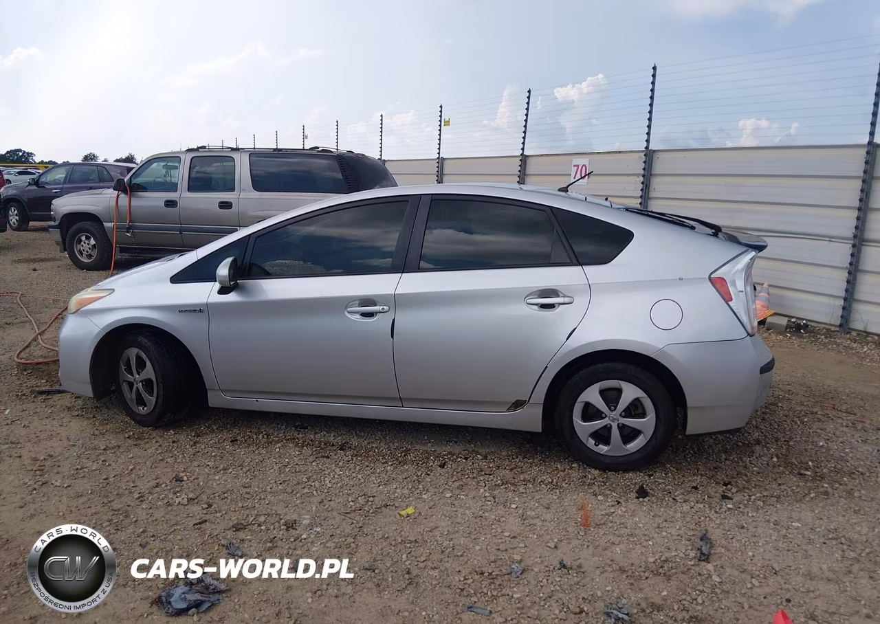 2012 Toyota Prius Two VIN:JTDKN3DU6C5418255 - 14
