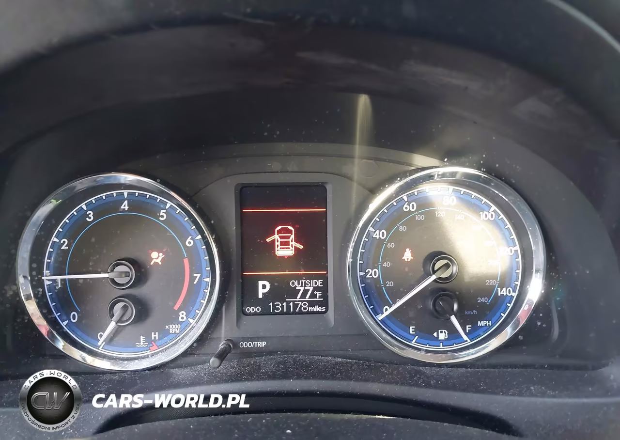 2018 Toyota Corolla Le VIN:5YFBURHE8JP852556 - 7