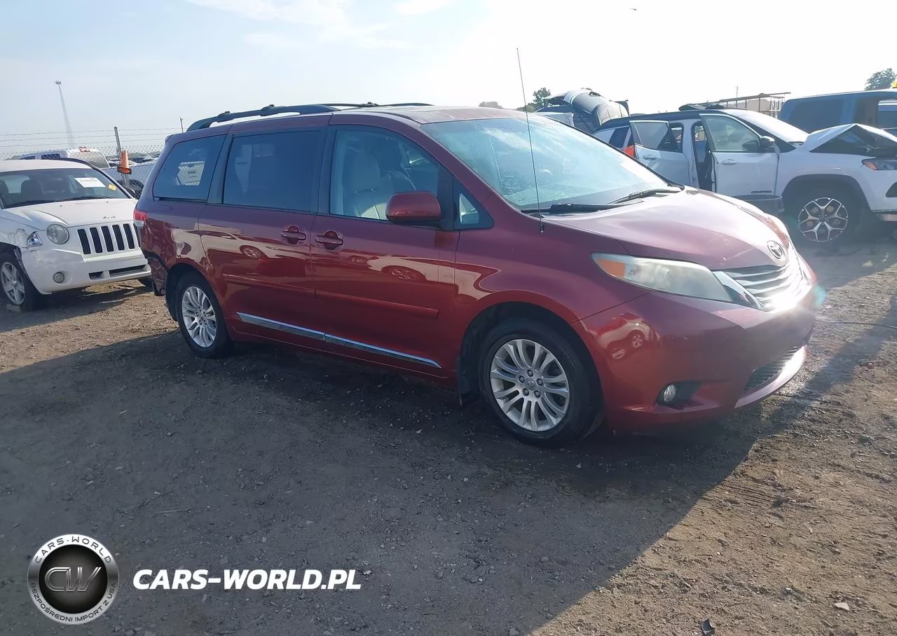 2012 Toyota Sienna Xle V6 8 Passenger