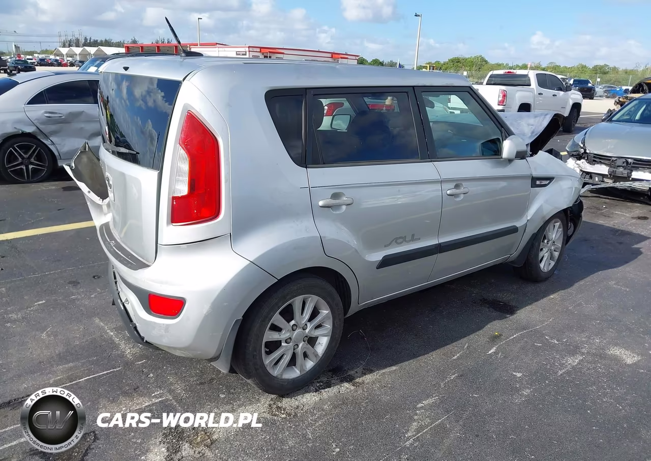 2012 Kia Soul VIN:KNDJT2A56C7403297 - 4
