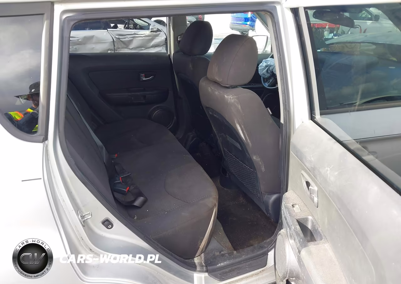 2012 Kia Soul VIN:KNDJT2A56C7403297 - 8