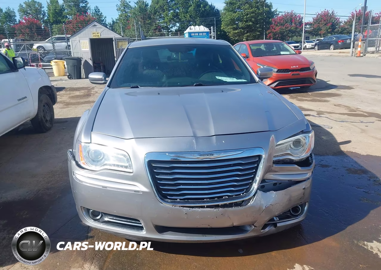 2014 Chrysler 300 VIN:2C3CCAAG2EH150947 - 12