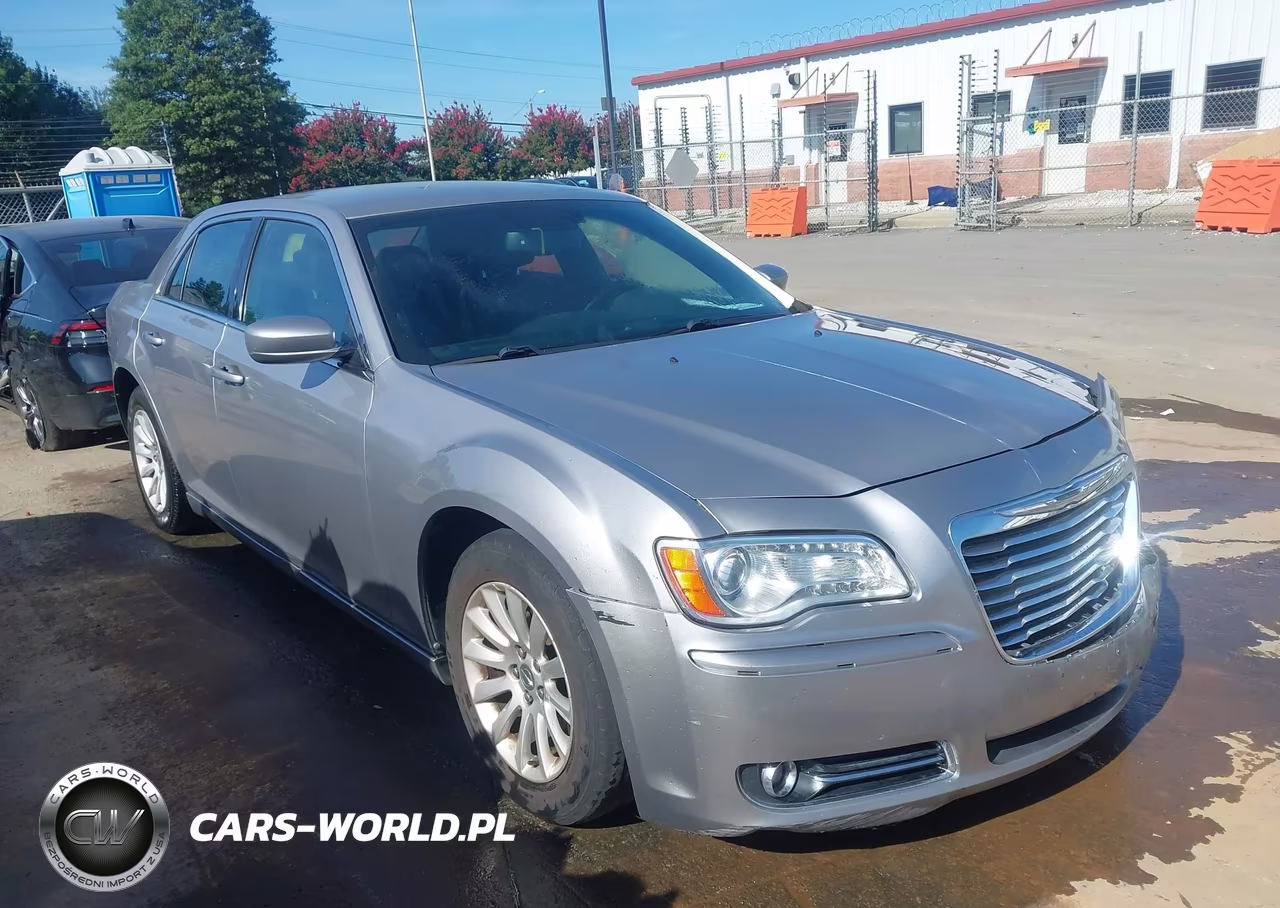 2014 Chrysler 300 VIN:2C3CCAAG2EH150947 - 13