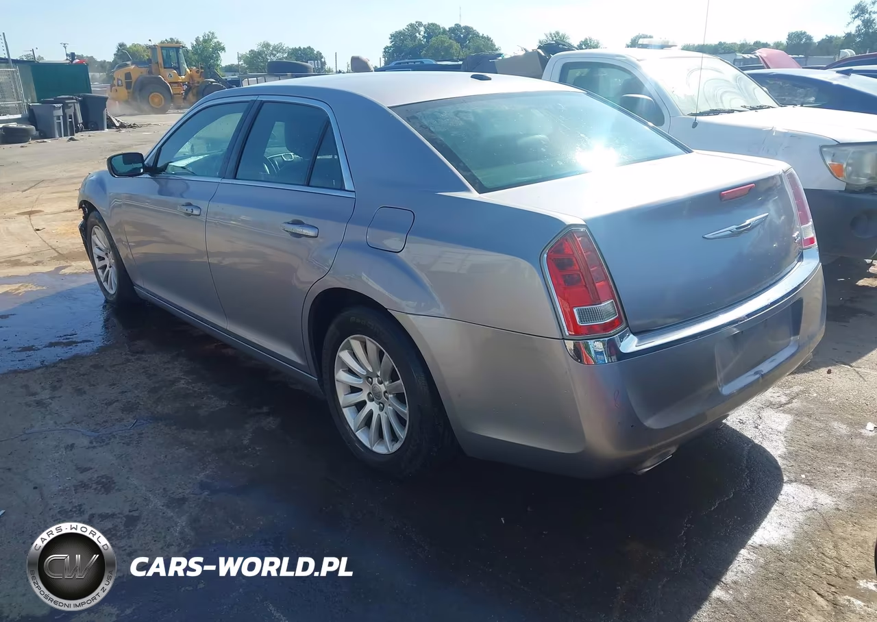 2014 Chrysler 300 VIN:2C3CCAAG2EH150947 - 3