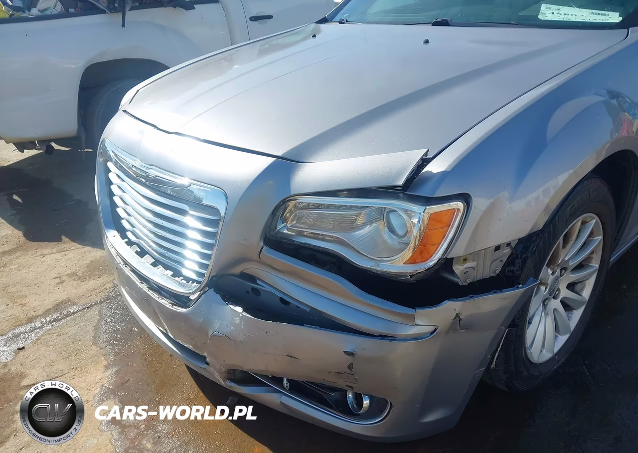 2014 Chrysler 300 VIN:2C3CCAAG2EH150947 - 6