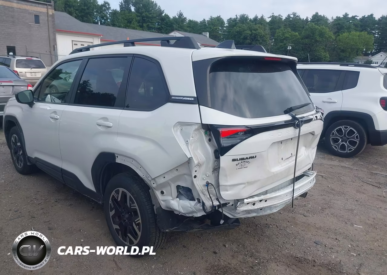 2025 Subaru Forester Premium VIN:JF2SLDBC7SH426515 - 18