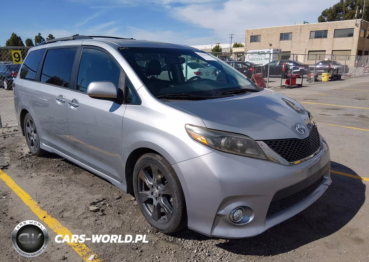 2017 Toyota Sienna Se 8 Passenger