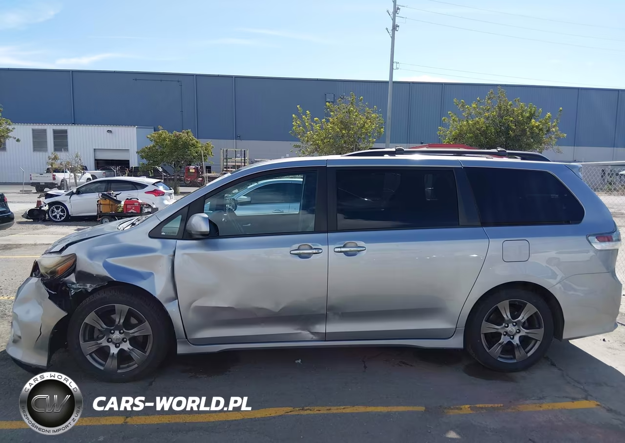 2017 Toyota Sienna Se 8 Passenger VIN:5TDXZ3DC4HS840253 - 14