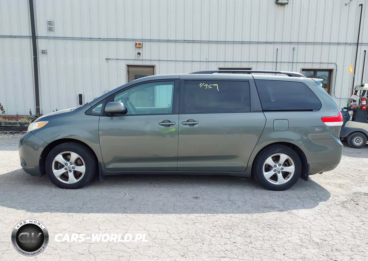 2012 Toyota Sienna Le 8 Passenger VIN:5TDKK3DC8CS207035 - 14