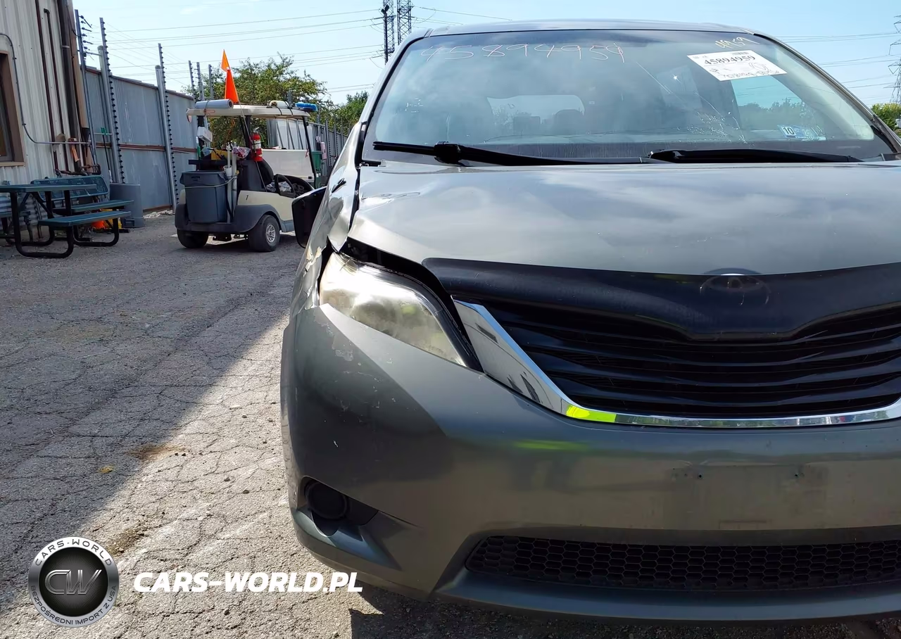 2012 Toyota Sienna Le 8 Passenger VIN:5TDKK3DC8CS207035 - 18