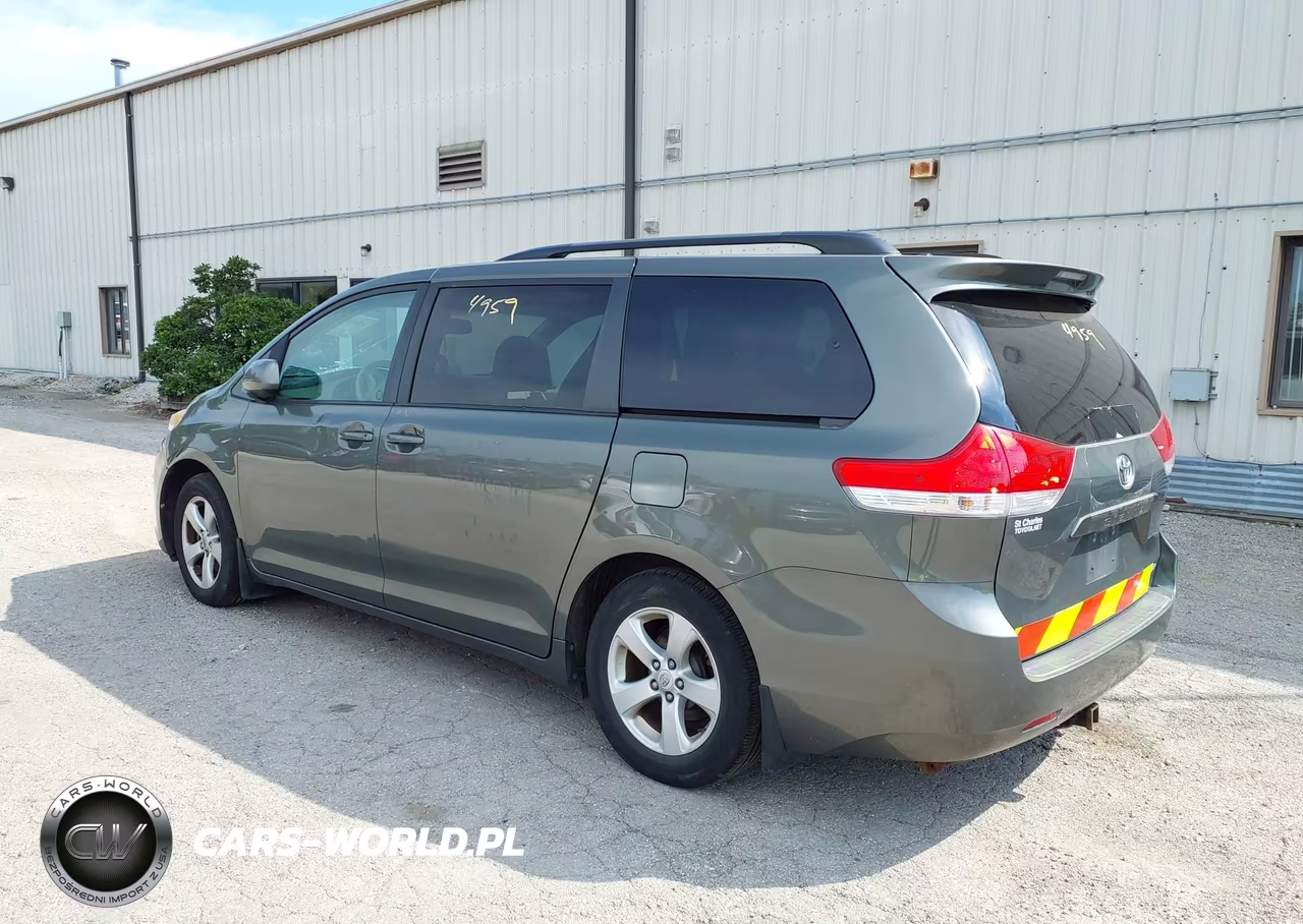 2012 Toyota Sienna Le 8 Passenger VIN:5TDKK3DC8CS207035 - 3