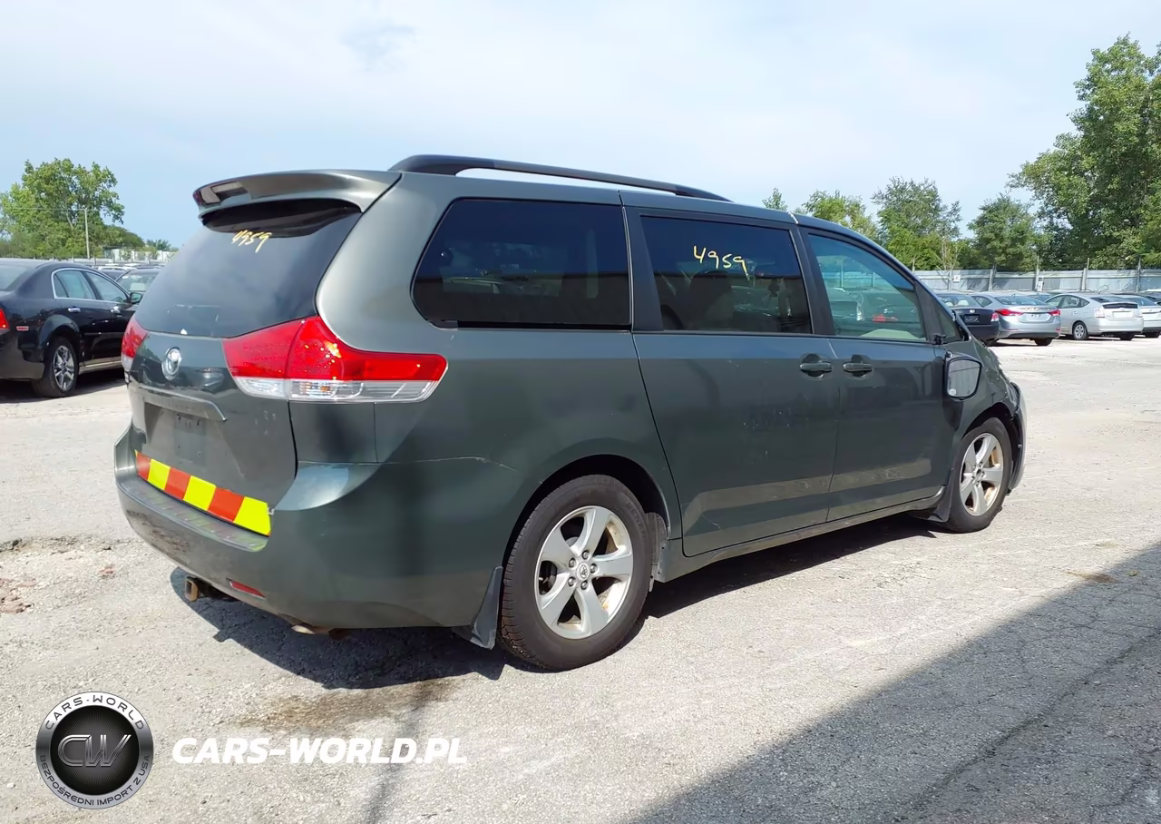 2012 Toyota Sienna Le 8 Passenger VIN:5TDKK3DC8CS207035 - 4
