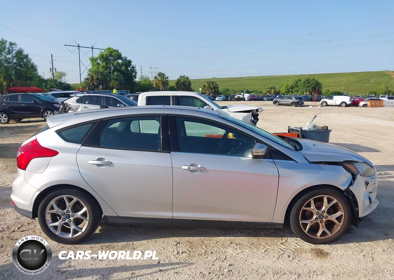 2013 Ford Focus Titanium VIN:1FADP3N22DL156351 - 13