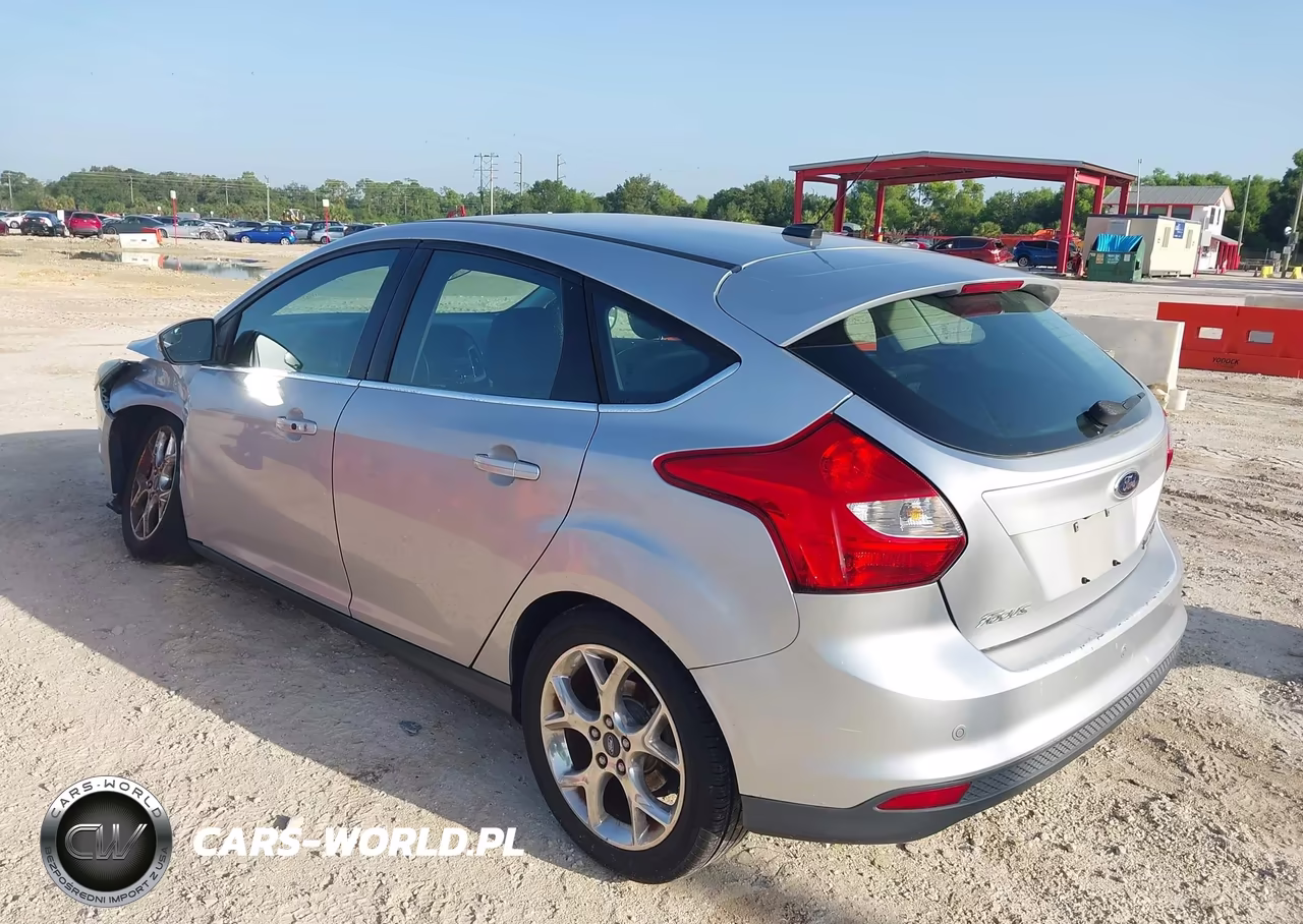 2013 Ford Focus Titanium VIN:1FADP3N22DL156351 - 3