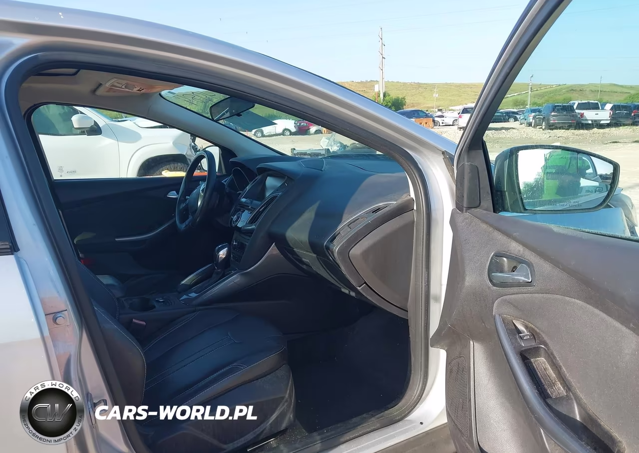2013 Ford Focus Titanium VIN:1FADP3N22DL156351 - 5