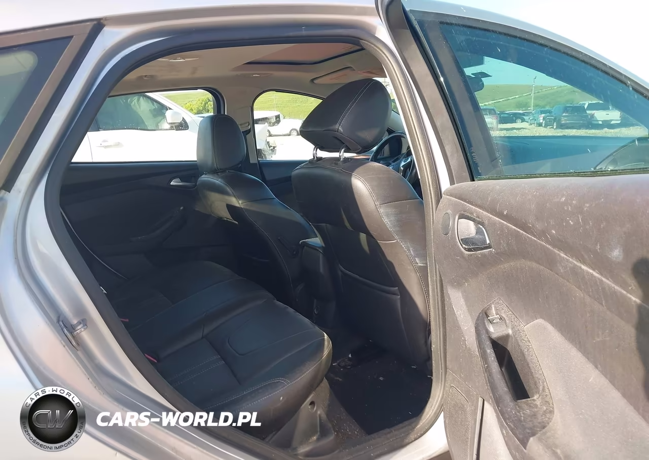 2013 Ford Focus Titanium VIN:1FADP3N22DL156351 - 8