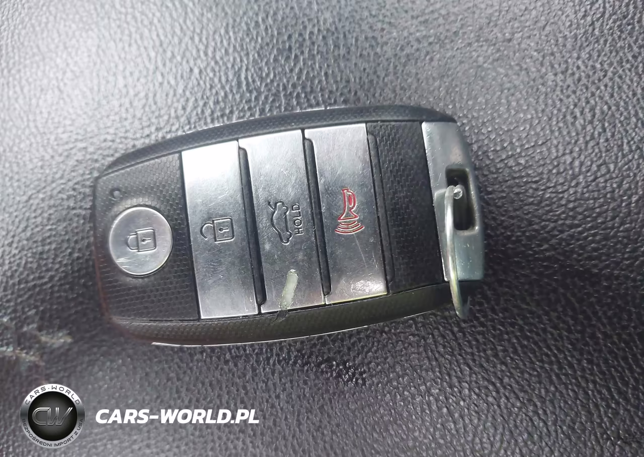 2020 Kia Optima S VIN:5XXGT4L39LG404582 - 11
