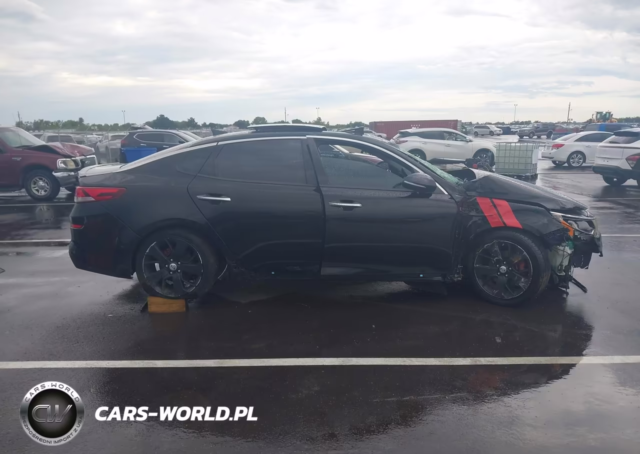 2020 Kia Optima S VIN:5XXGT4L39LG404582 - 14