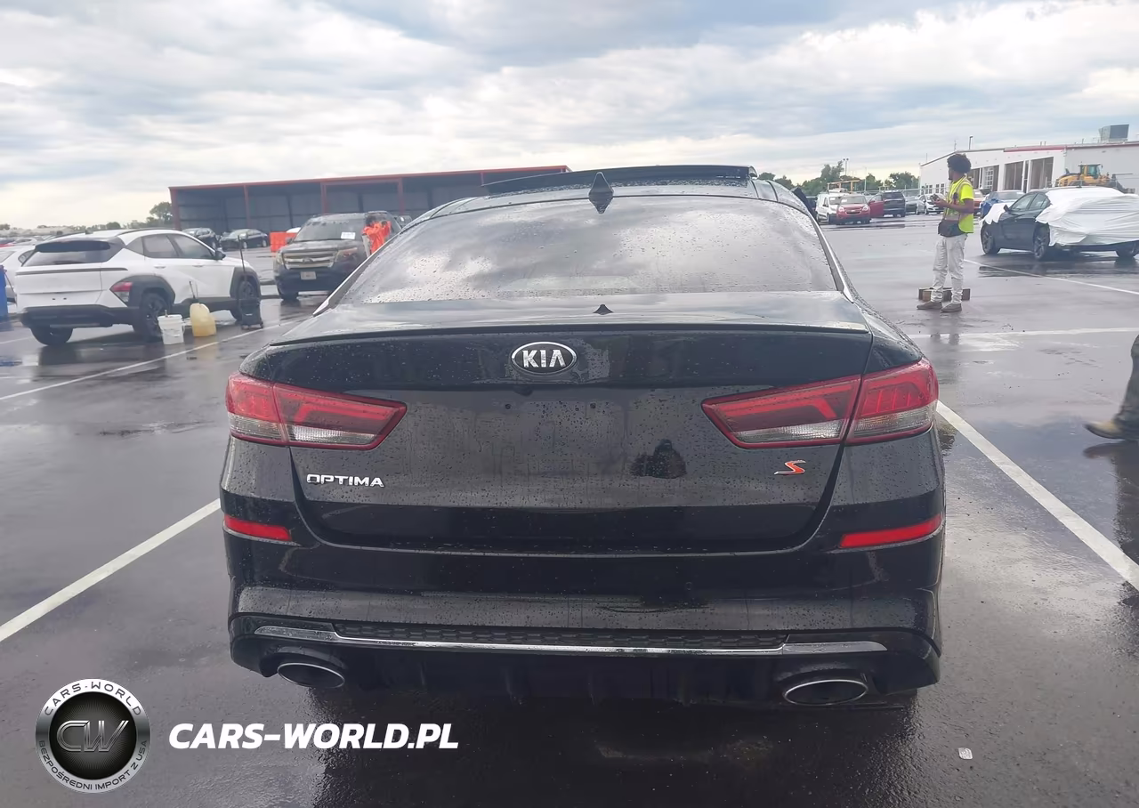 2020 Kia Optima S VIN:5XXGT4L39LG404582 - 17