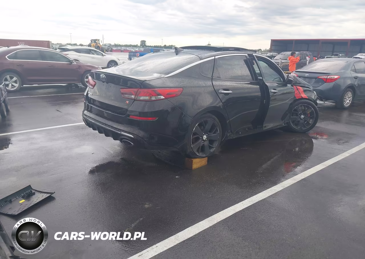 2020 Kia Optima S VIN:5XXGT4L39LG404582 - 4