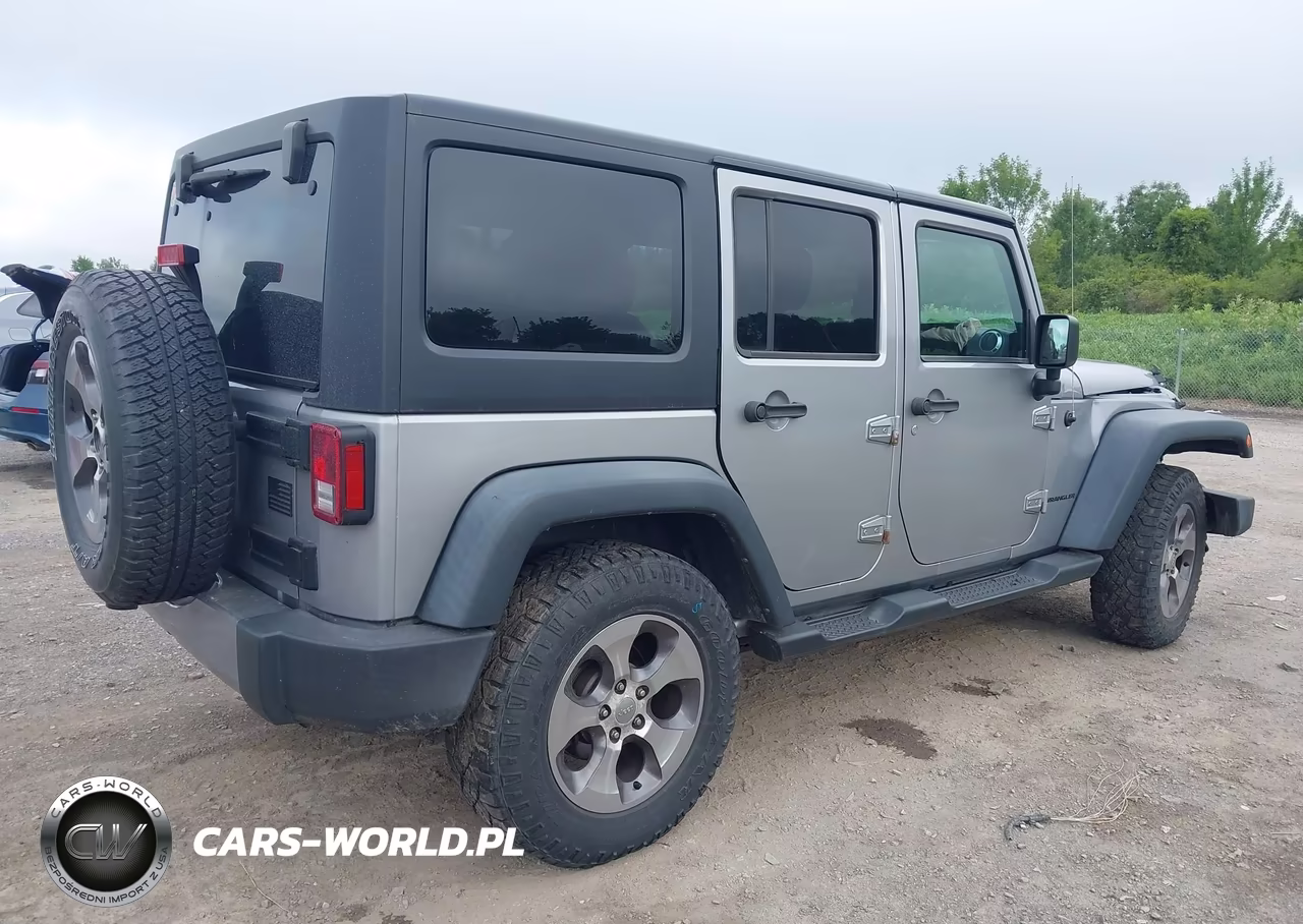 2016 Jeep Wrangler Unlimited Sahara VIN:1C4BJWEG9GL165858 - 4