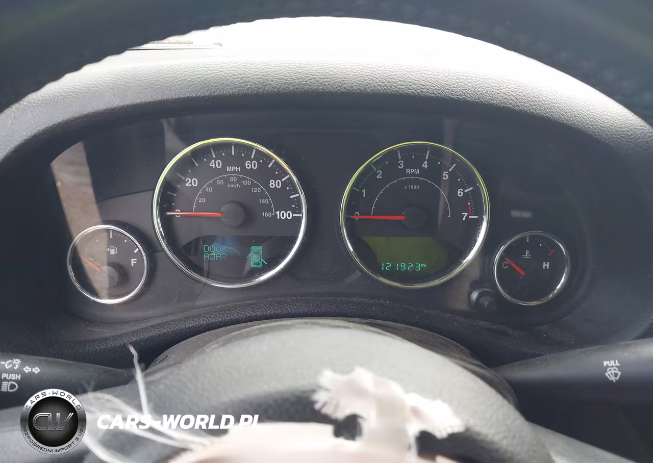 2016 Jeep Wrangler Unlimited Sahara VIN:1C4BJWEG9GL165858 - 7