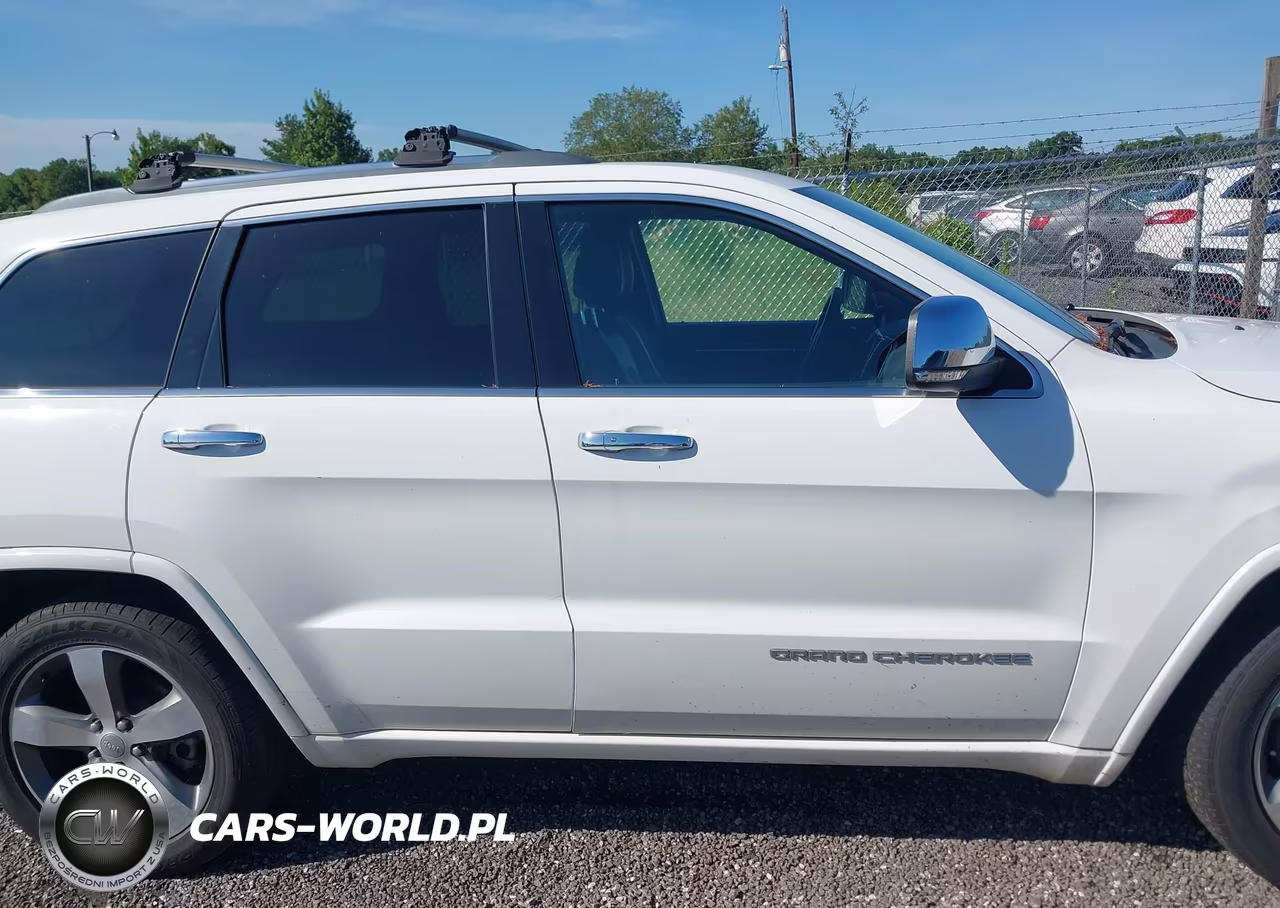 2015 Jeep Grand Cherokee Overland VIN:1C4RJFCTXFC933232 - 13