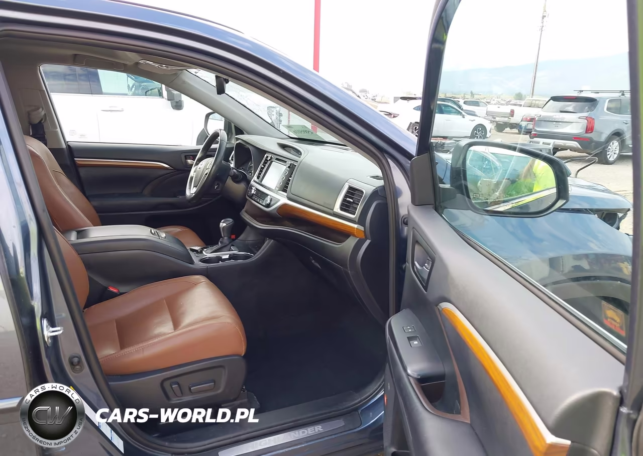 2019 Toyota Highlander Hybrid Limited Platinum VIN:5TDDGRFHXKS069664 - 5