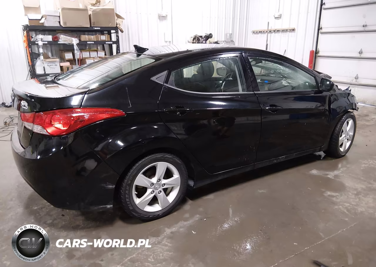 2013 Hyundai Elantra Gls VIN:KMHDH4AE8DU978686 - 4