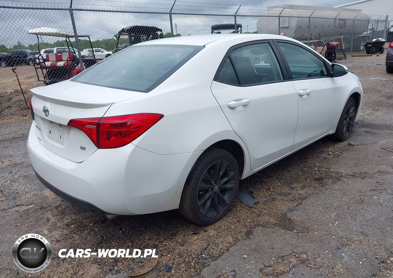 2017 Toyota Corolla Se VIN:5YFBURHE2HP685699 - 4