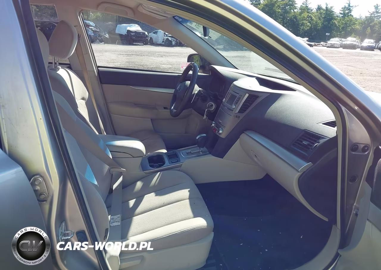 2014 Subaru Outback 2.5I Premium VIN:4S4BRBCC2E3317070 - 13