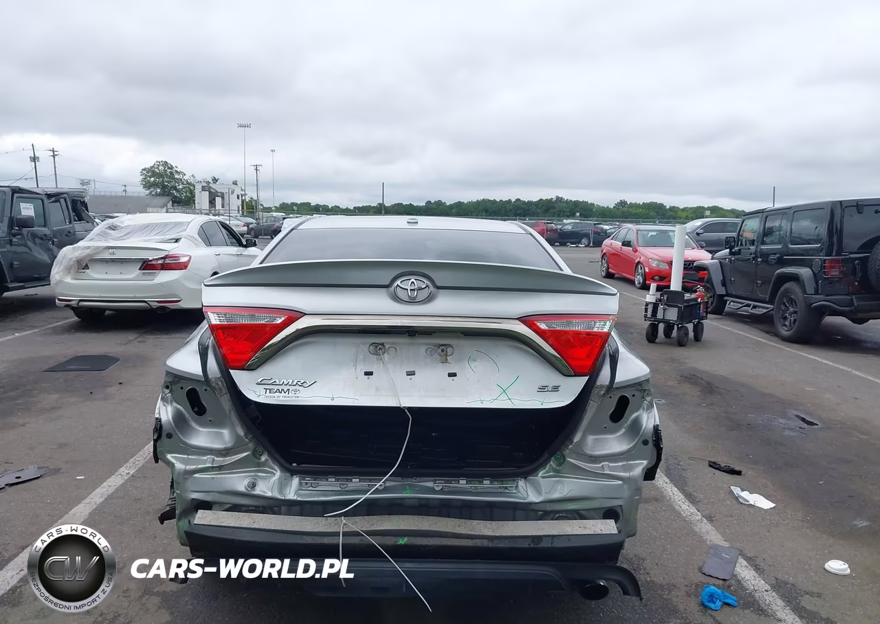 2015 Toyota Camry Se VIN:4T1BF1FK7FU900140 - 16