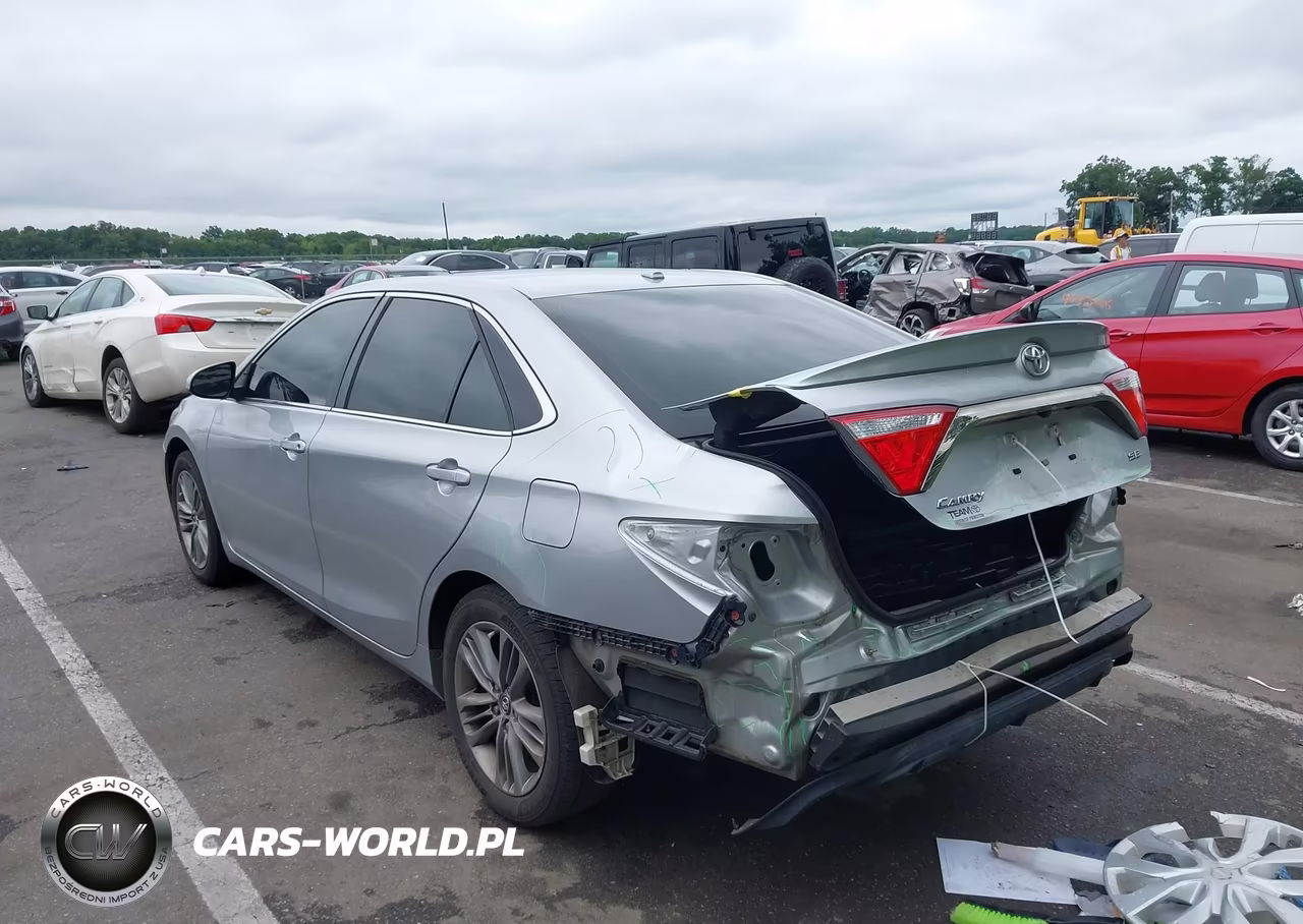 2015 Toyota Camry Se VIN:4T1BF1FK7FU900140 - 3