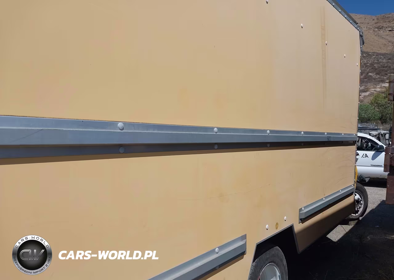 2007 Ford E-350 Cutaway VIN:1FDSE35L27DA15113 - 4