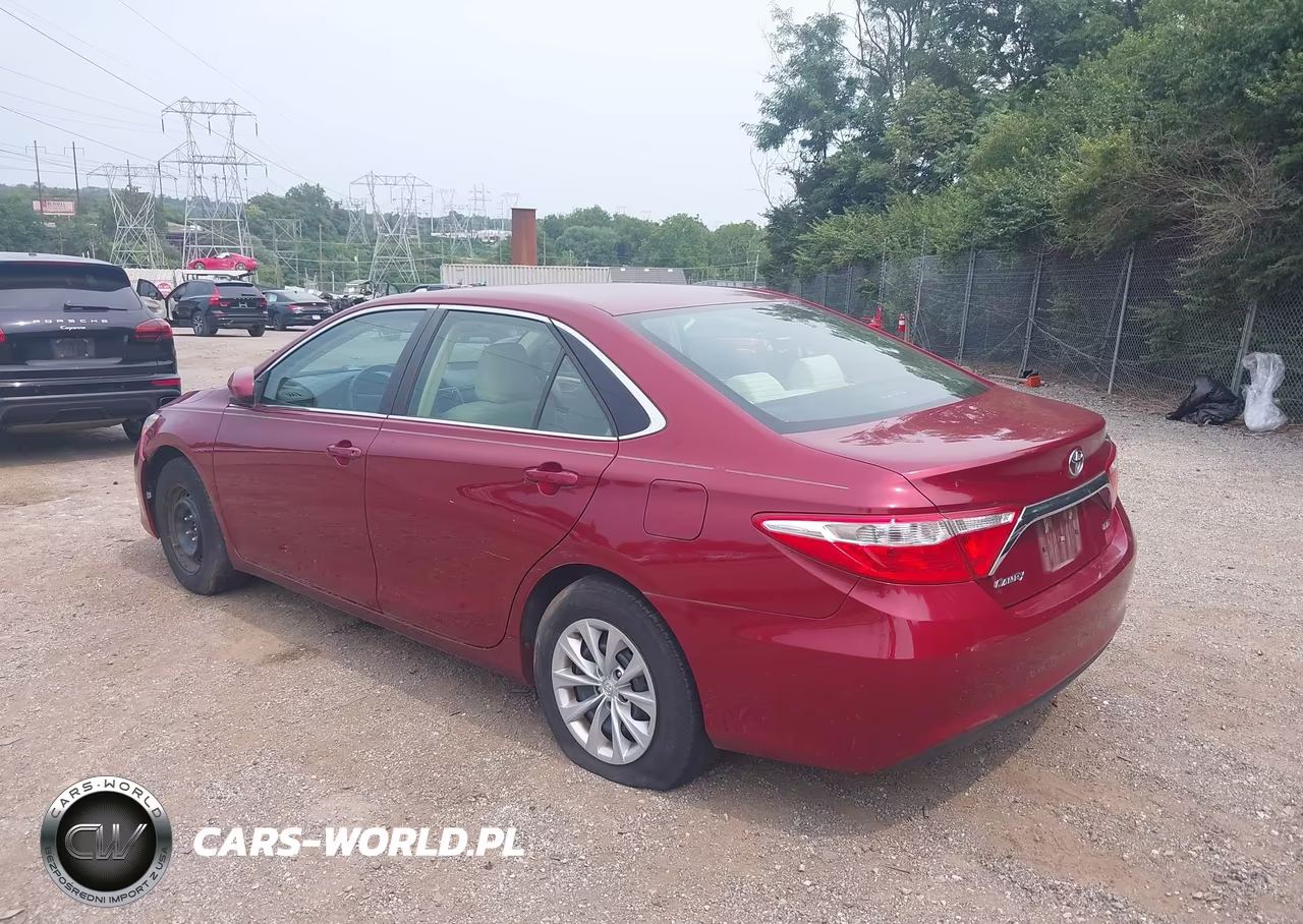 2017 Toyota Camry Le VIN:4T1BF1FK4HU736798 - 3