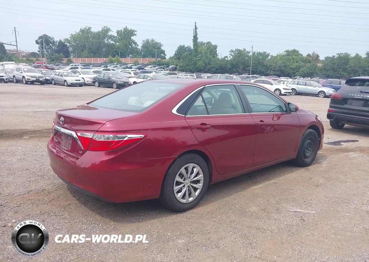2017 Toyota Camry Le VIN:4T1BF1FK4HU736798 - 4