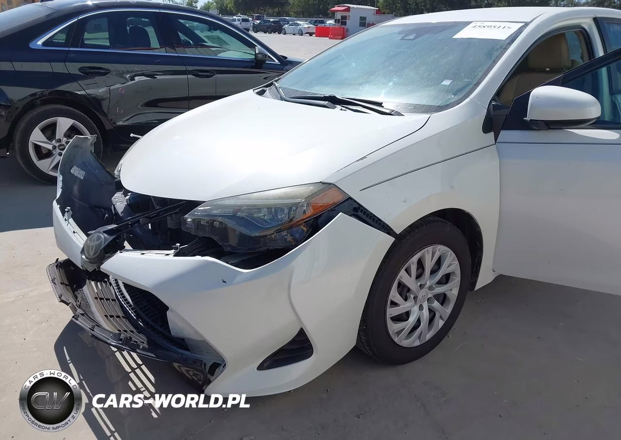 2019 Toyota Corolla Le VIN:5YFBURHE6KP924159 - 17