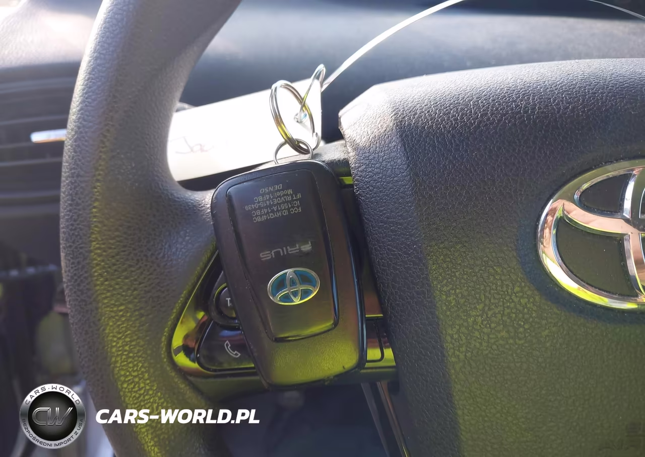 2019 Toyota Prius Le VIN:JTDKARFU8K3086390 - 11
