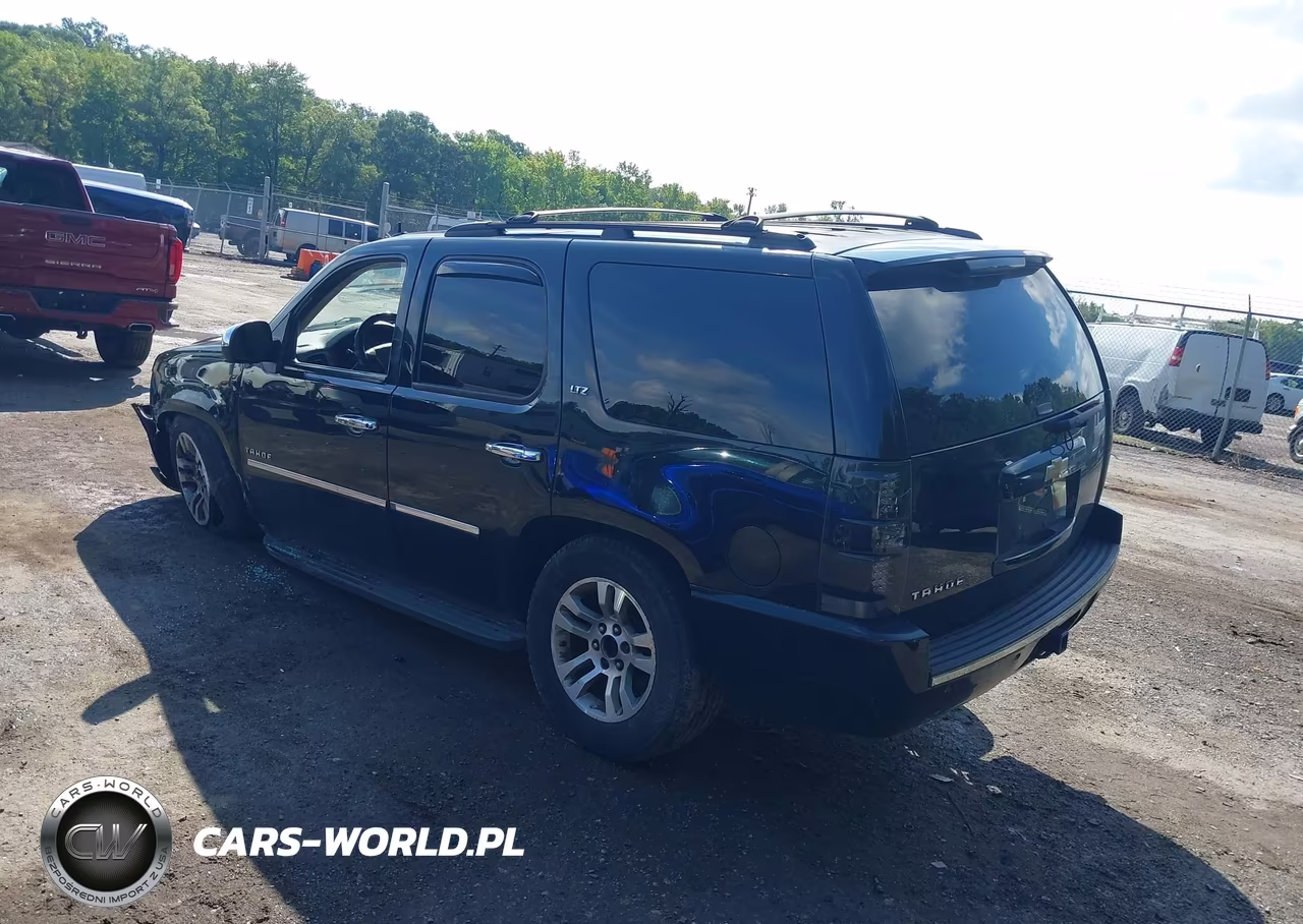 2013 Chevrolet Tahoe Ltz VIN:1GNSKCE0XDR259827 - 3