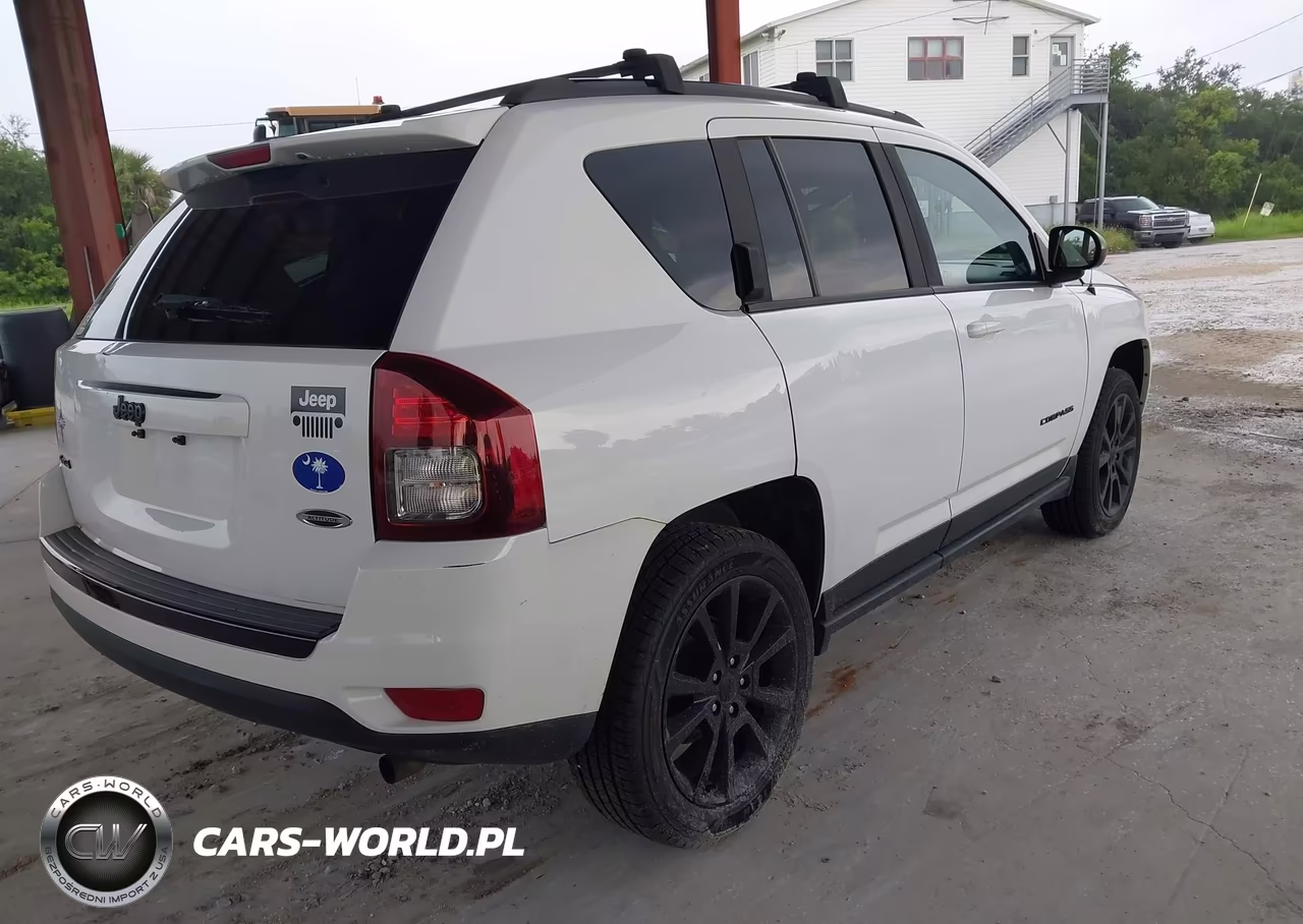 2015 Jeep Compass Altitude Edition VIN:1C4NJDBB7FD357735 - 4
