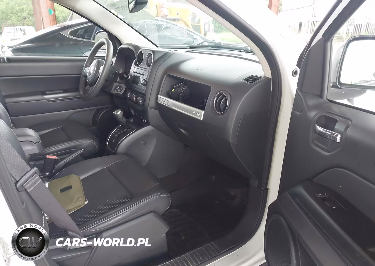 2015 Jeep Compass Altitude Edition VIN:1C4NJDBB7FD357735 - 5