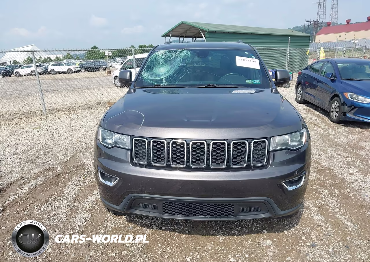 2018 Jeep Grand Cherokee Laredo E 4X4 VIN:1C4RJFAG3JC297686 - 12