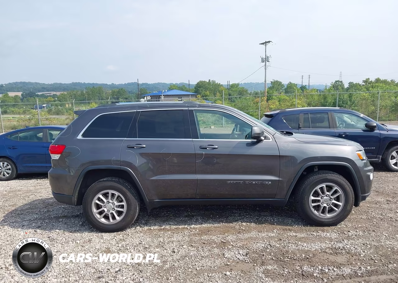 2018 Jeep Grand Cherokee Laredo E 4X4 VIN:1C4RJFAG3JC297686 - 13