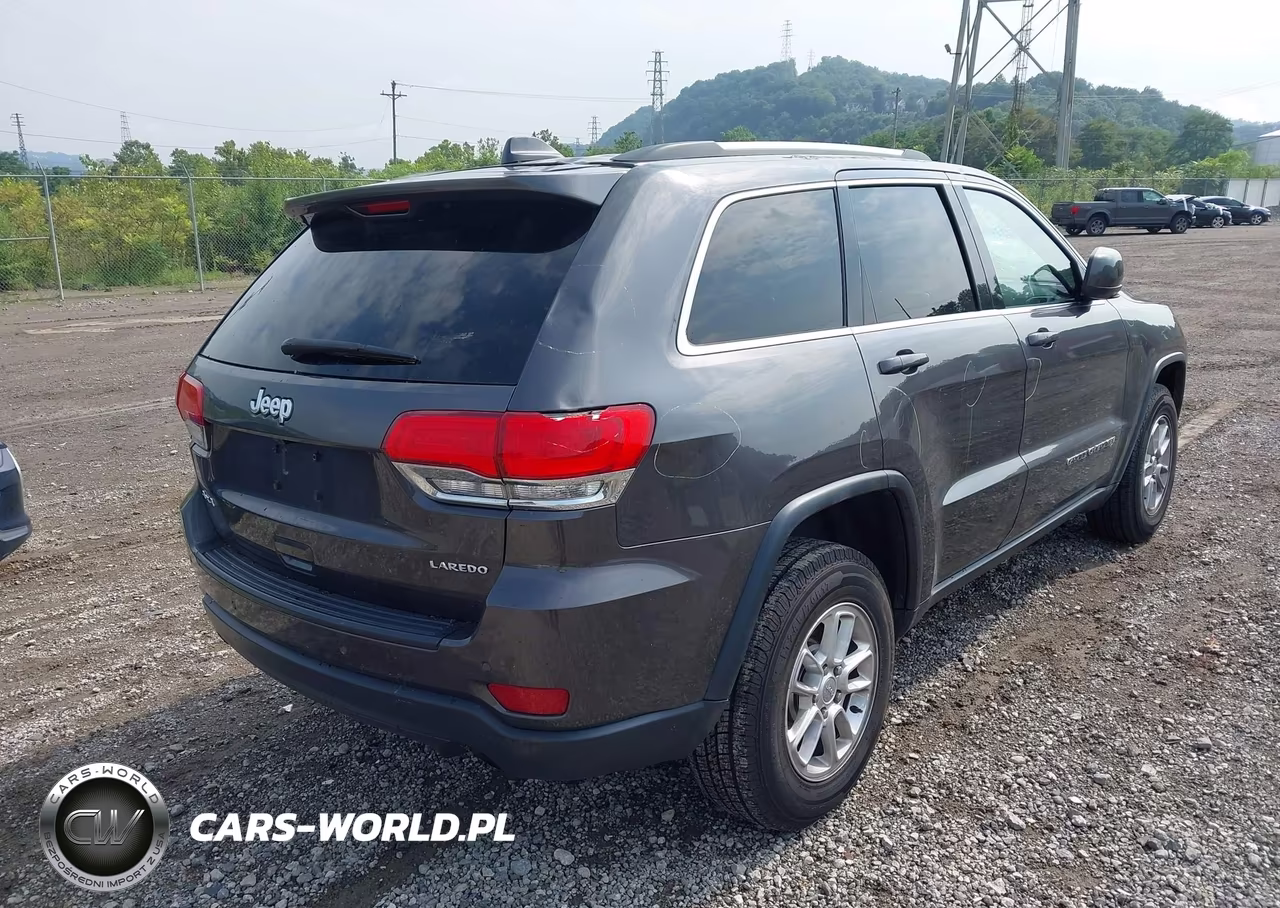 2018 Jeep Grand Cherokee Laredo E 4X4 VIN:1C4RJFAG3JC297686 - 4
