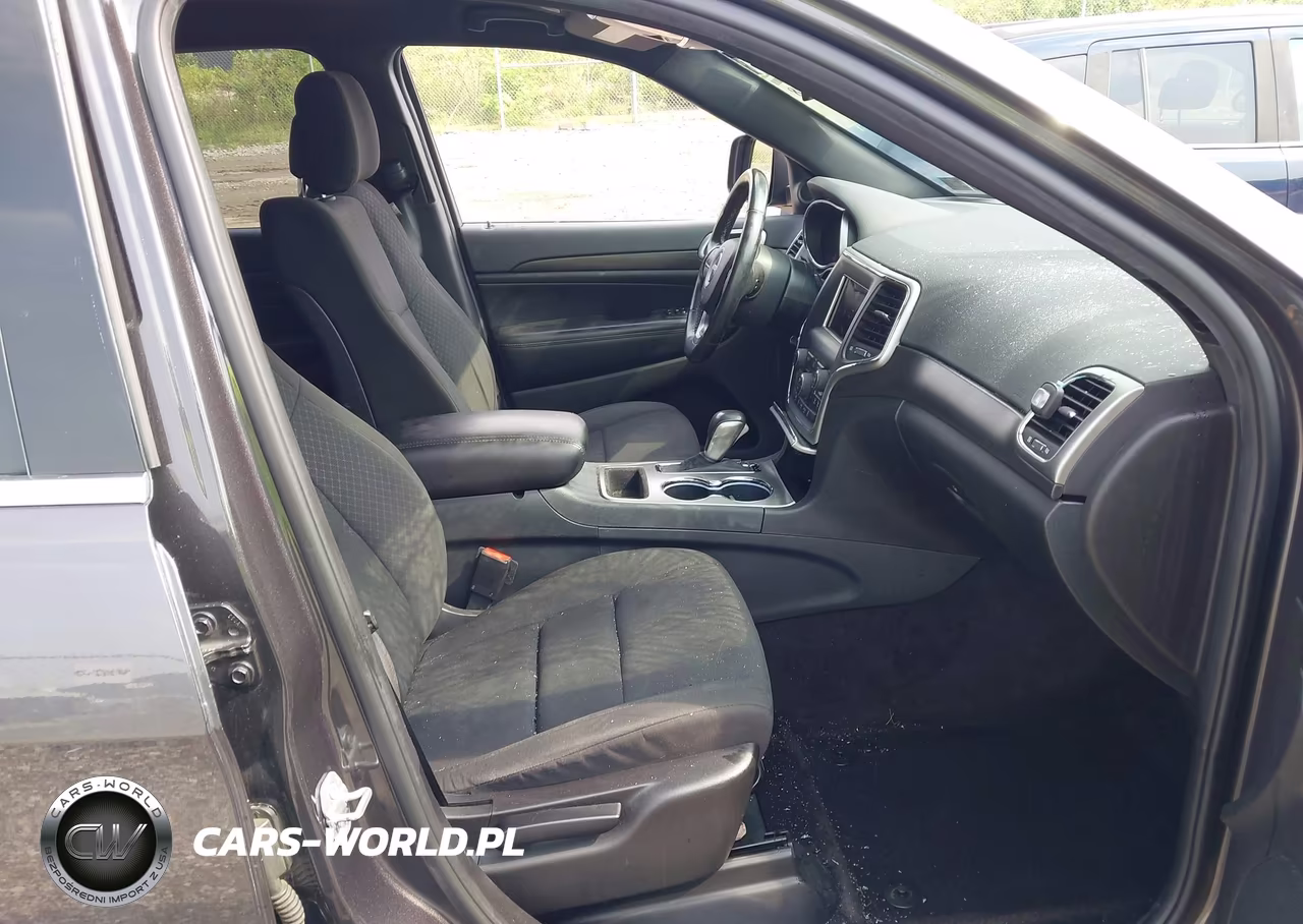 2018 Jeep Grand Cherokee Laredo E 4X4 VIN:1C4RJFAG3JC297686 - 5