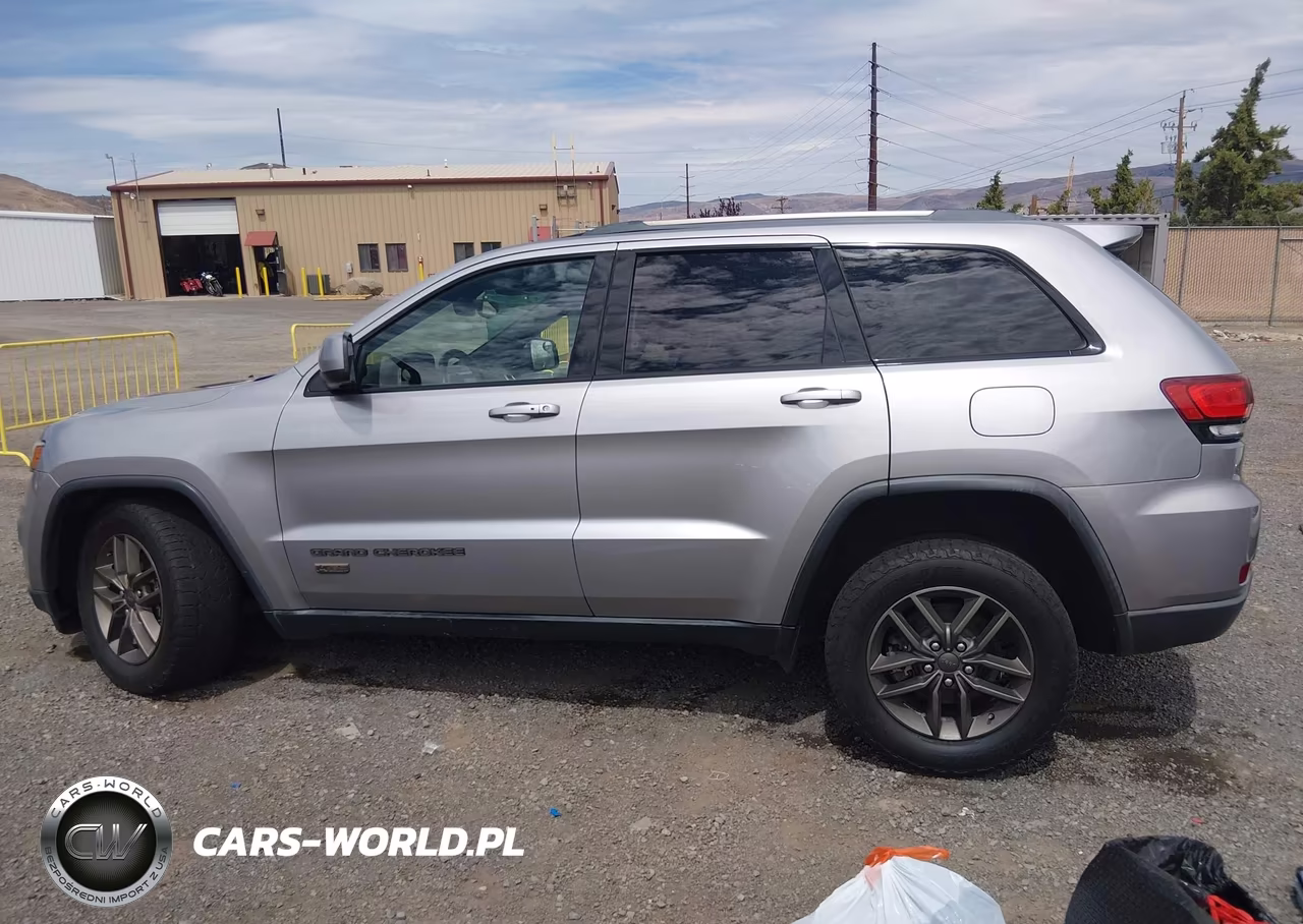 2017 Jeep Grand Cherokee 75Th Anniversary Edition VIN:1C4RJFAG8HC674586 - 14