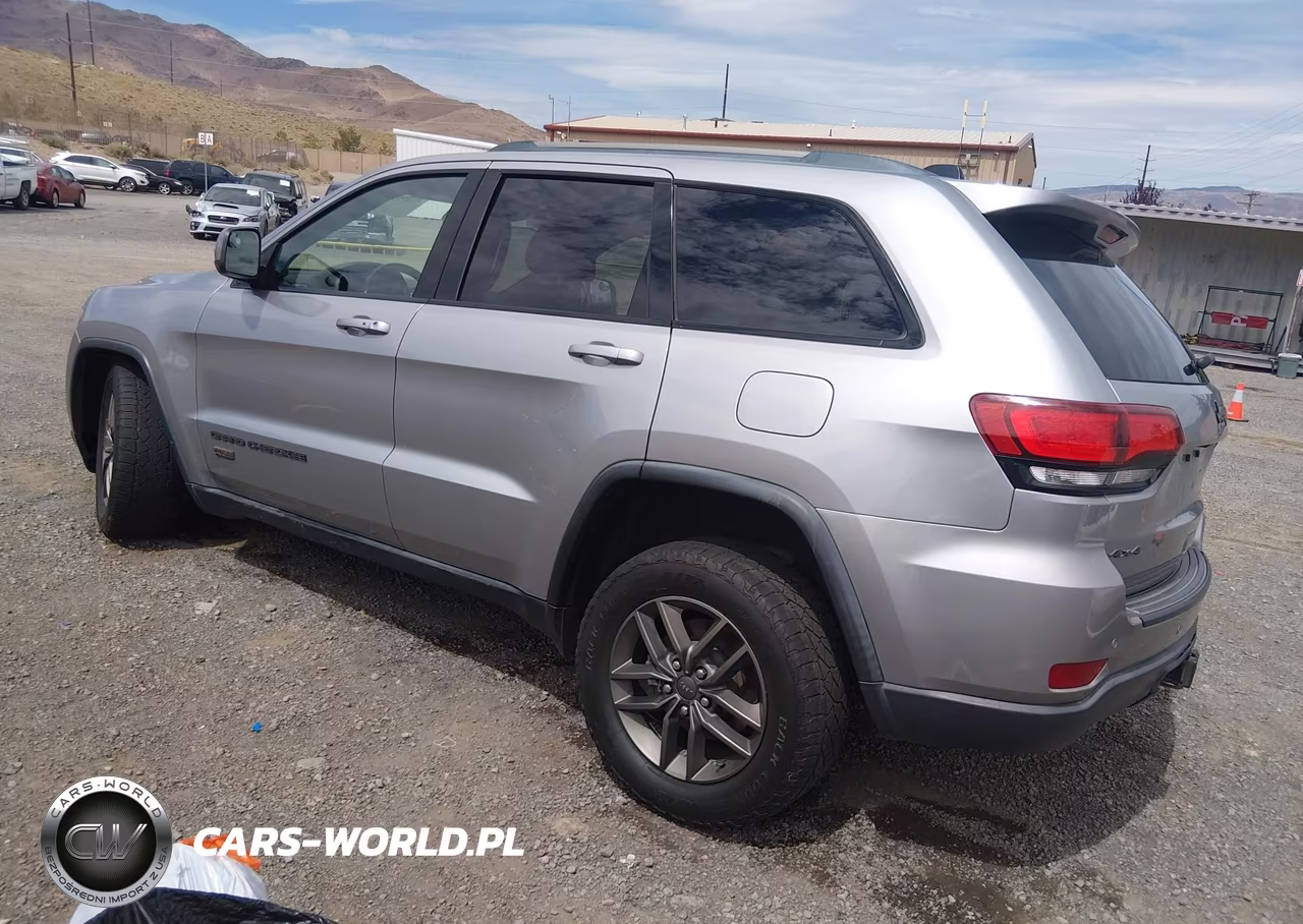 2017 Jeep Grand Cherokee 75Th Anniversary Edition VIN:1C4RJFAG8HC674586 - 3